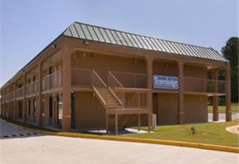 Homelodge Newnan has Smoking rooms