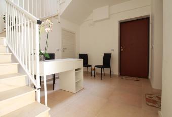 Casa  allows 18 year olds to book a room