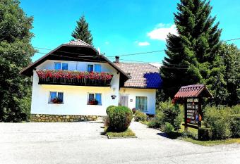 House Ana has Balcony rooms