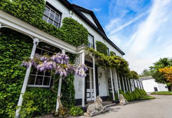 Statham Lodge Hotel allows 18 year olds to book a room
