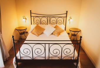 Antica Dimora Caruso has Balcony rooms