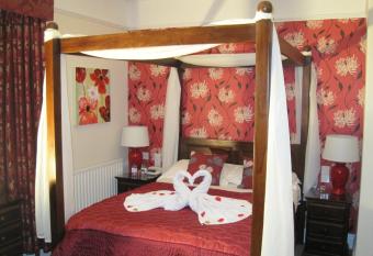 Glenburn Guest House allows 18 year olds to book a room