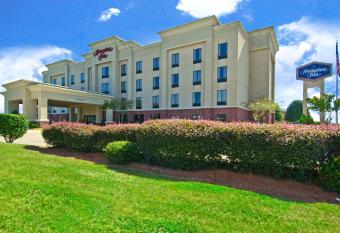 Hampton Inn Canton has Balcony rooms