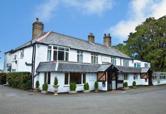 The Cedars Hotel, Loughborough allows 18 year olds to book a room
