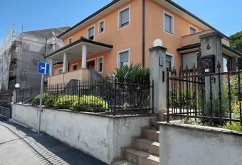 Apartment Sotlar has Balcony rooms