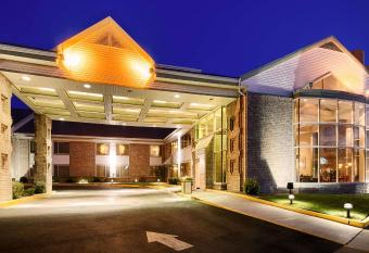 Best Western Plus Gold Country Inn allows 18 year olds to book a room