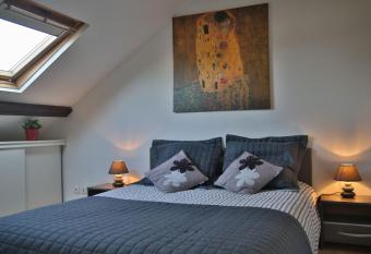 Belle   tape Honfleuraise has Balcony rooms