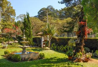 Casa com 2 Quartos em Serra Negra allows 18 year olds to book a room