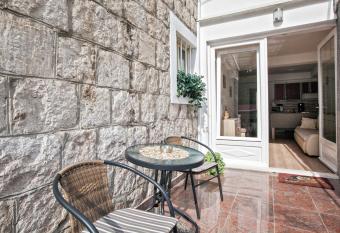 The Garden Rooms & Suites has Balcony rooms