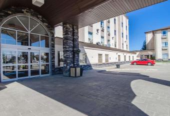 Quality Inn & Suites allows 18 year olds to book a room