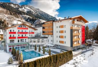 Impuls Hotel Tirol has Balcony rooms