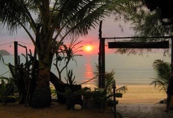 Goldkey Bungalow has Smoking/Balcony rooms