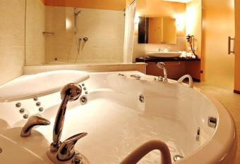 Rosso Frizzante has Balcony rooms