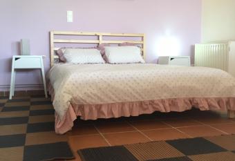 Traditional Studio Near Airport and Beach has Balcony rooms