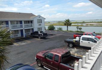 Motel 6 Portland, TX allows 18 year olds to book a room