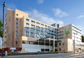 Holiday Inn Cardiff City, an IHG Hotel allows 18 year olds to book a room