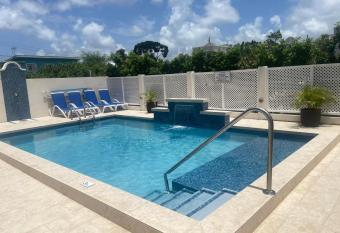 Melbourne Inn has Balcony rooms