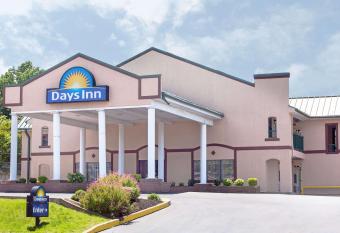 Days Inn by Wyndham Lexington has Smoking rooms