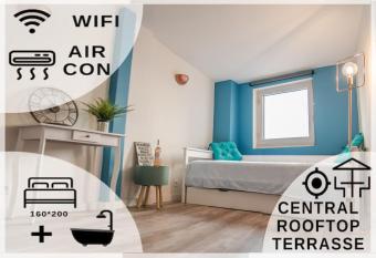 Aventure Avignonnaise - ROOFTOP TERRASSE - INTRAMUROS - CITY CENTER has Balcony rooms