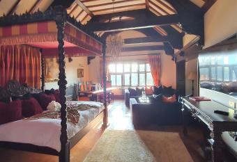 Hillbark Hotel & Spa allows 18 year olds to book a room