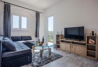 Sea view apartment Pink has Balcony rooms