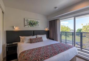 Quest Ponsonby Serviced Apartments has Balcony rooms