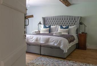 Saltmarsh Farmhouse allows 18 year olds to book a room