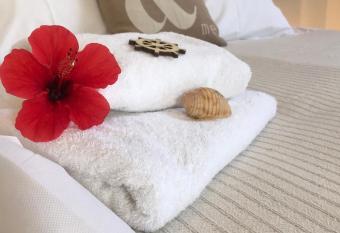 Ammos Luxury Studios has Balcony rooms