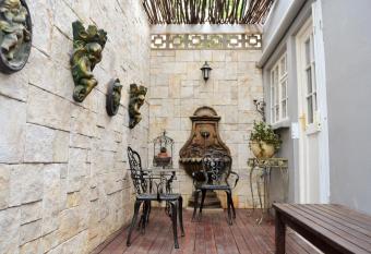 Versailles Self-Catering has Balcony rooms