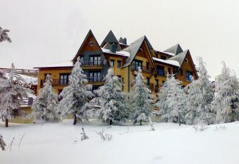 Apartamentos Boabdil allows 18 year olds to book a room