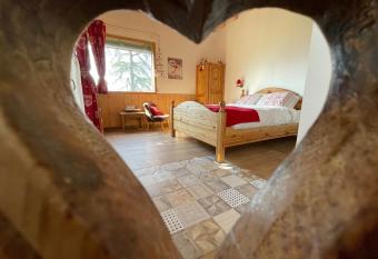 Chalet de Rozan allows 18 year olds to book a room