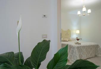 Al Cortile di Nonno Luigi has Balcony rooms