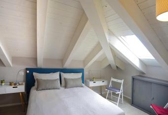 Willy s Home has Balcony rooms