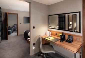 Crowne Plaza London Heathrow T4, an IHG Hotel allows 18 year olds to book a room