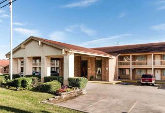 Rodeway Inn Jasper has Smoking rooms