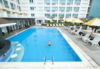 Quest Hotel & Conference Center Cebu has Balcony rooms