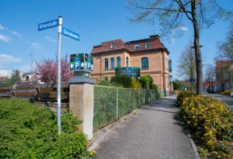 Apartments am Schlosspark allows 18 year olds to book a room