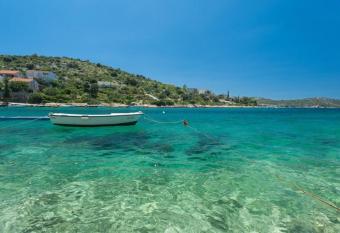 Rogoznica Seafront Apartment - Kalebova Luka has Balcony rooms