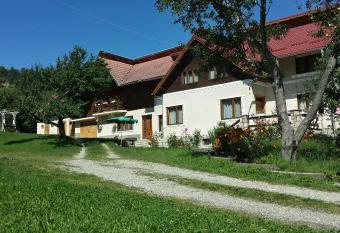 Pensiunea Laura has Balcony rooms