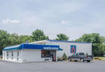 Motel 6 Glassboro - Rowan University has Smoking rooms