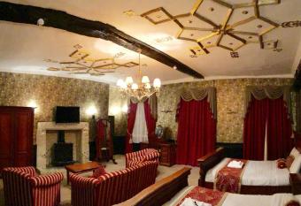 The Old Crown Coaching Inn allows 18 year olds to book a room