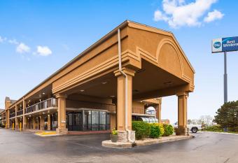 Best Western Coachlight has Smoking rooms