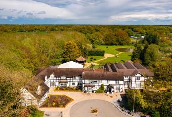 The Limes Country Lodge Hotel & Admiral Restaurant allows 18 year olds to book a room