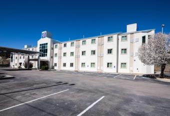 Motel 6-Ruidoso, NM allows 18 year olds to book a room