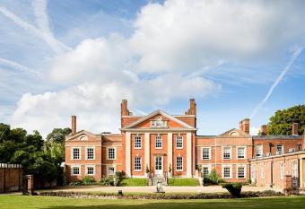 Warbrook House Heritage Hotel allows 18 year olds to book a room