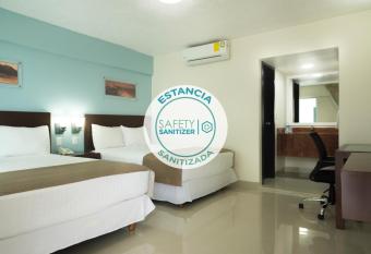 Hotel Casa Blanca allows 18 year olds to book a room