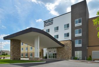Fairfield Inn & Suites by Marriott Columbus Grove City allows 18 year olds to book a room