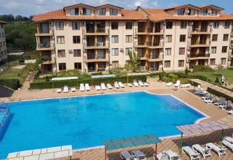 Complex Nestinarka has Balcony rooms