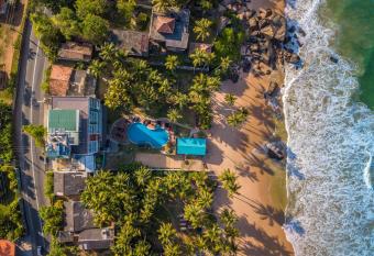 Hotel J Ambalangoda has Balcony rooms