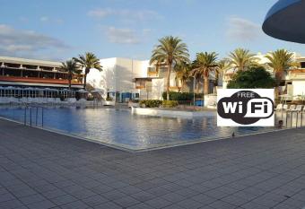 Apartamento Primavera Costa del Silencio allows 18 year olds to book a room